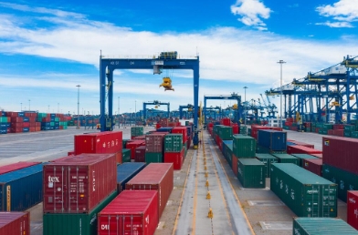 寧波貨運公司將繼續(xù)以更加開放、包容的姿態(tài)，迎接每一個挑戰(zhàn)與機遇